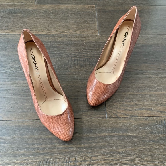 DKNY Size 7 Brown 3 Inch High Heels - Picture 1 of 10